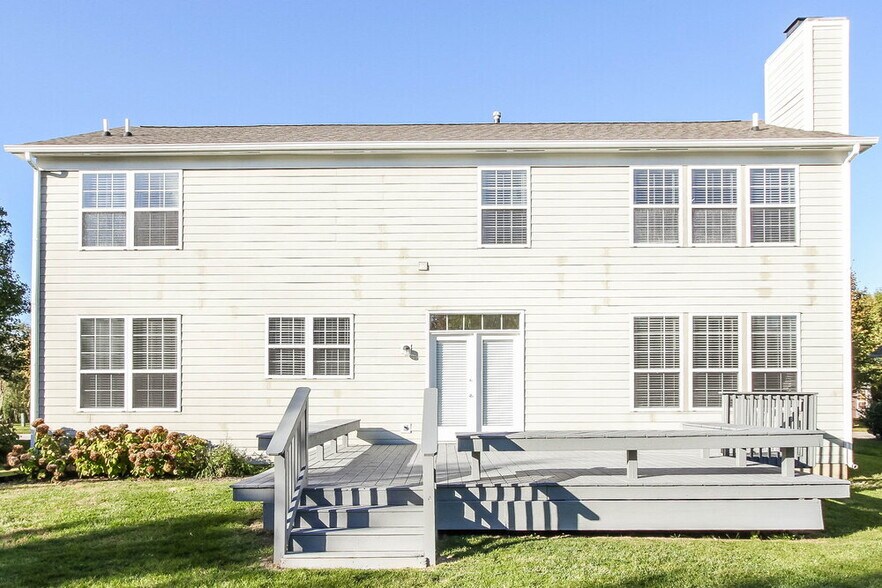 Building Photo - 8339 Glen Highlands Dr