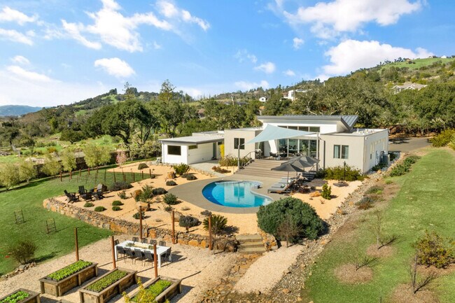 Building Photo - 5830 Heights Rd