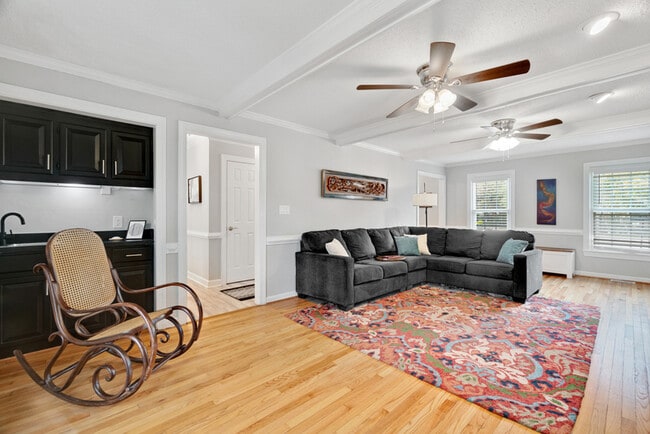 Building Photo - 717 Hempstead Ct