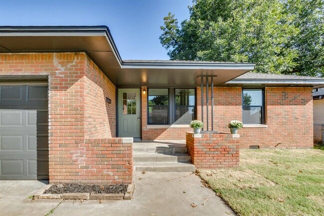 Building Photo - 2725 Texoma Dr