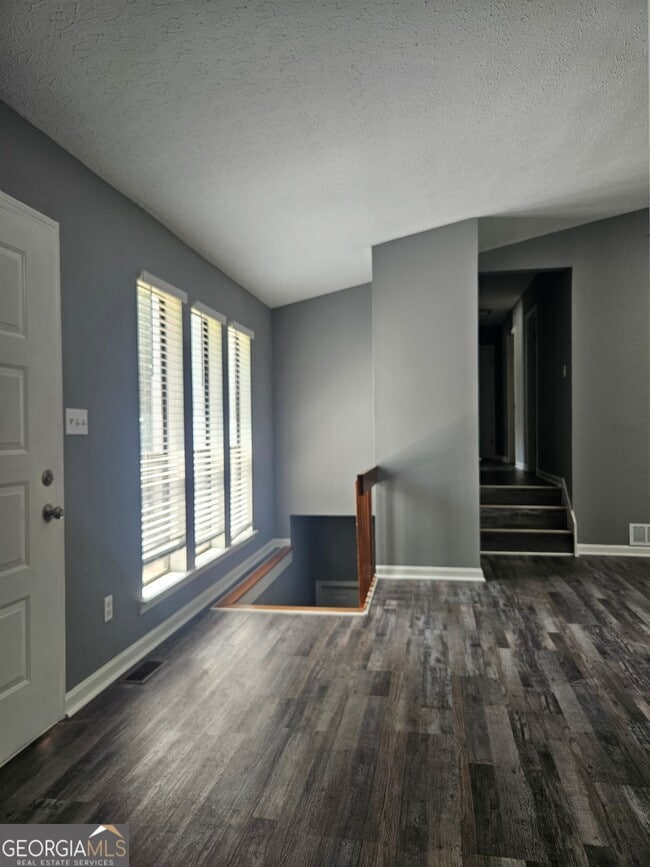 Building Photo - 4115 Cranwood Dr
