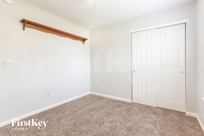 Building Photo - 3360 Yorkshire Dr