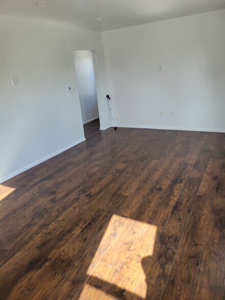 Building Photo - 7611 Seville Ave