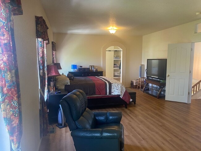 Building Photo - Stunning Home Backing to Open Space with Loft, Office & 3-Car Garage