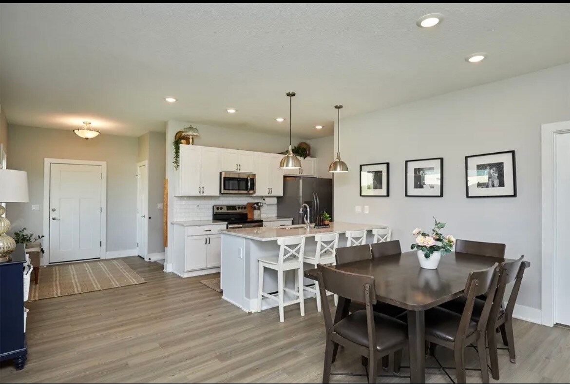Building Photo - 2700 Yordi Dr