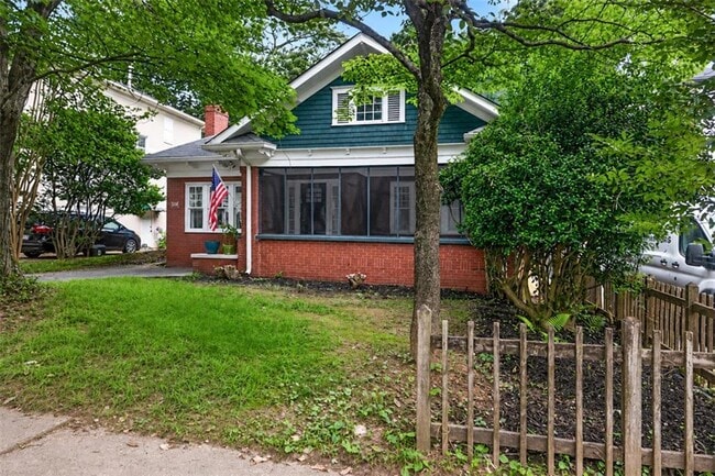 Building Photo - 582 Clifton Rd NE