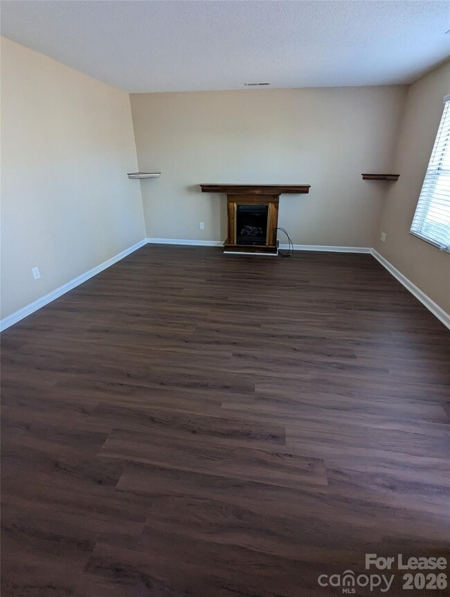 Building Photo - 72 Windwood Dr