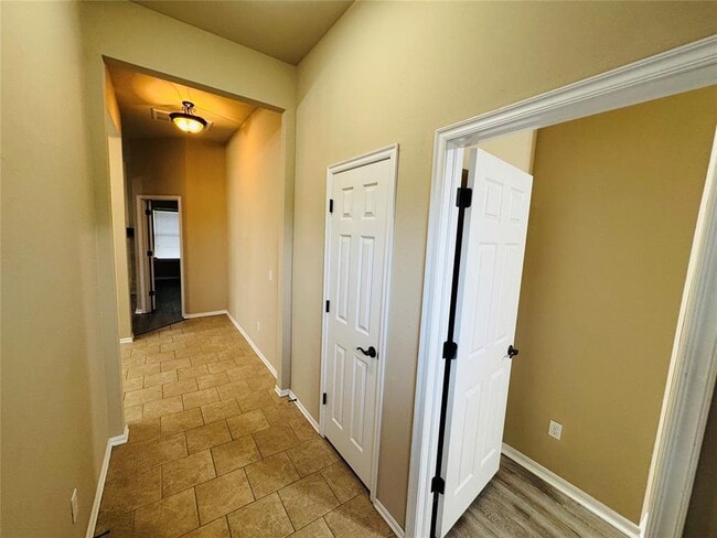 Building Photo - 8121 Hillers Rd