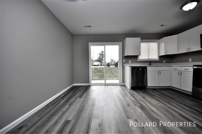 Building Photo - 1060 Arlington Way