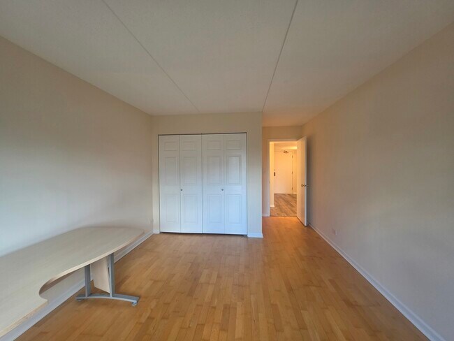 Building Photo - 375 Plum Creek Dr