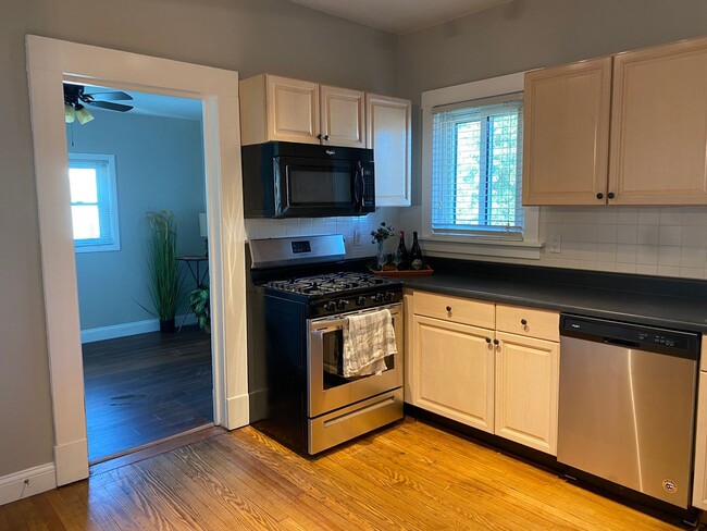 Building Photo - Beautiful Renovation in the Desirable South Hampton Neighborhood