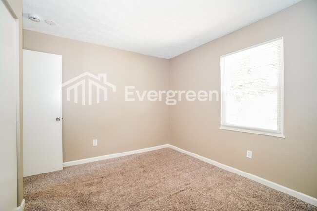 Building Photo - 3327 Everson Rd W