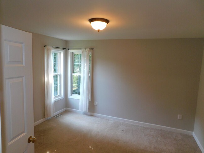 Building Photo - 235 Harbor Landing Dr