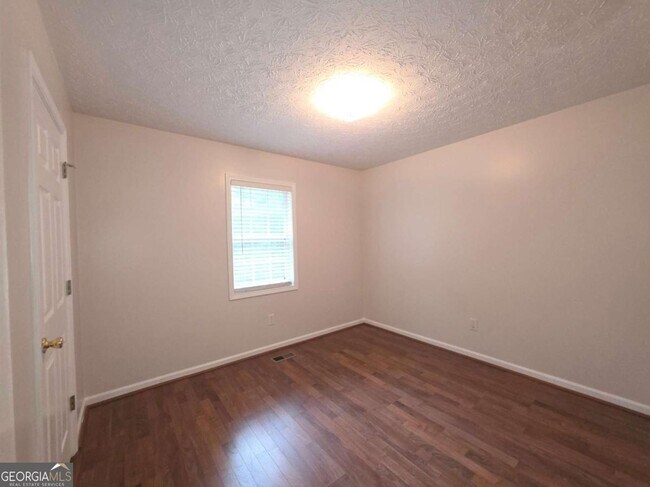 Building Photo - 294 Spring Leaf Dr