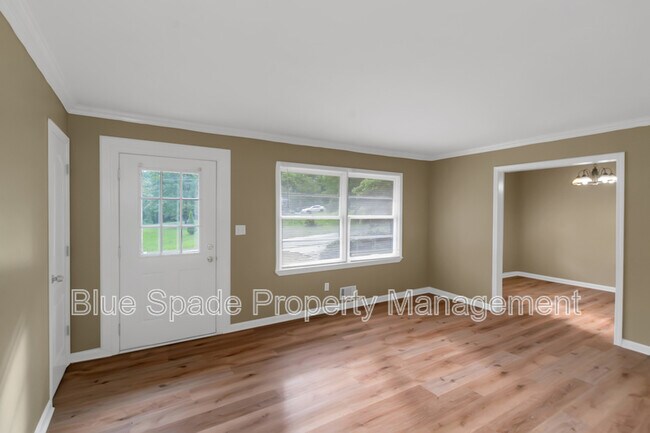 Building Photo - 1862 Posten Ln SW
