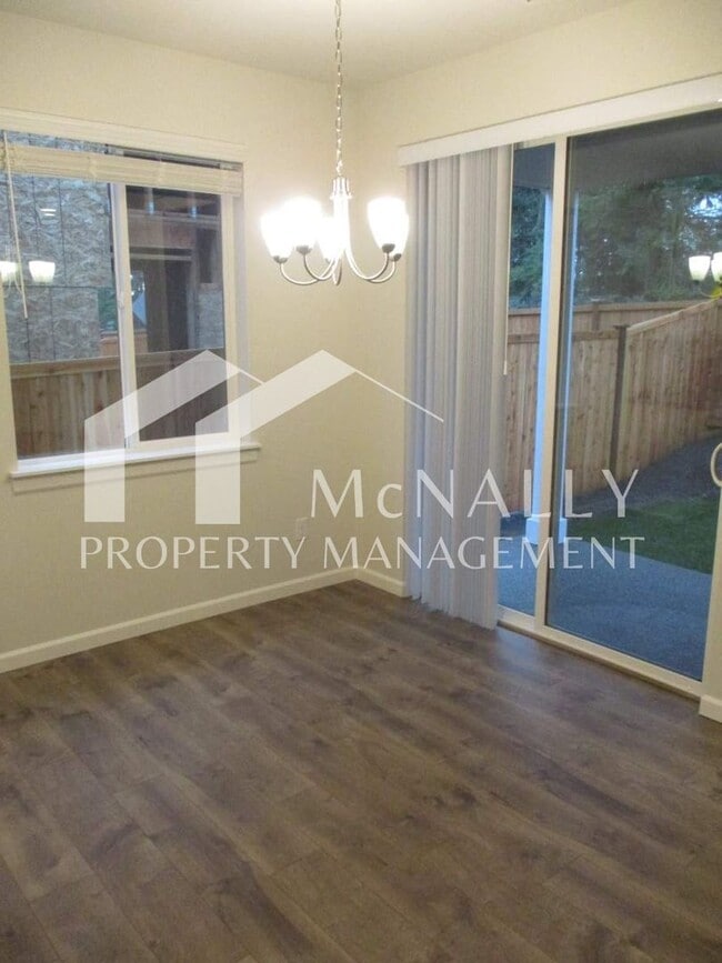 Building Photo - 3 Bedroom, 2.5 Bathroom Andasio Villiage Home in Port Orchard