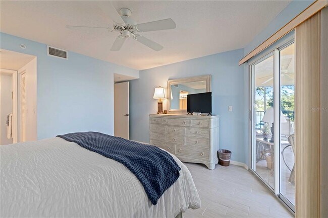 Building Photo - 9300 Clubside Cir