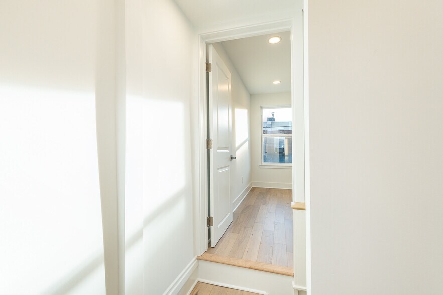 Building Photo - 2563 E Elkhart St