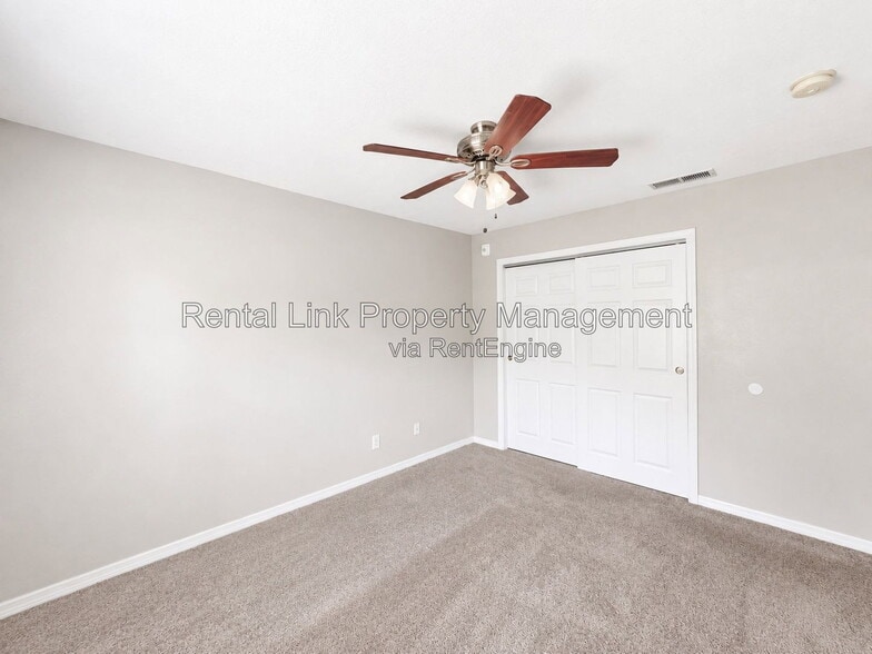 Building Photo - 4728 Beach Dr SE