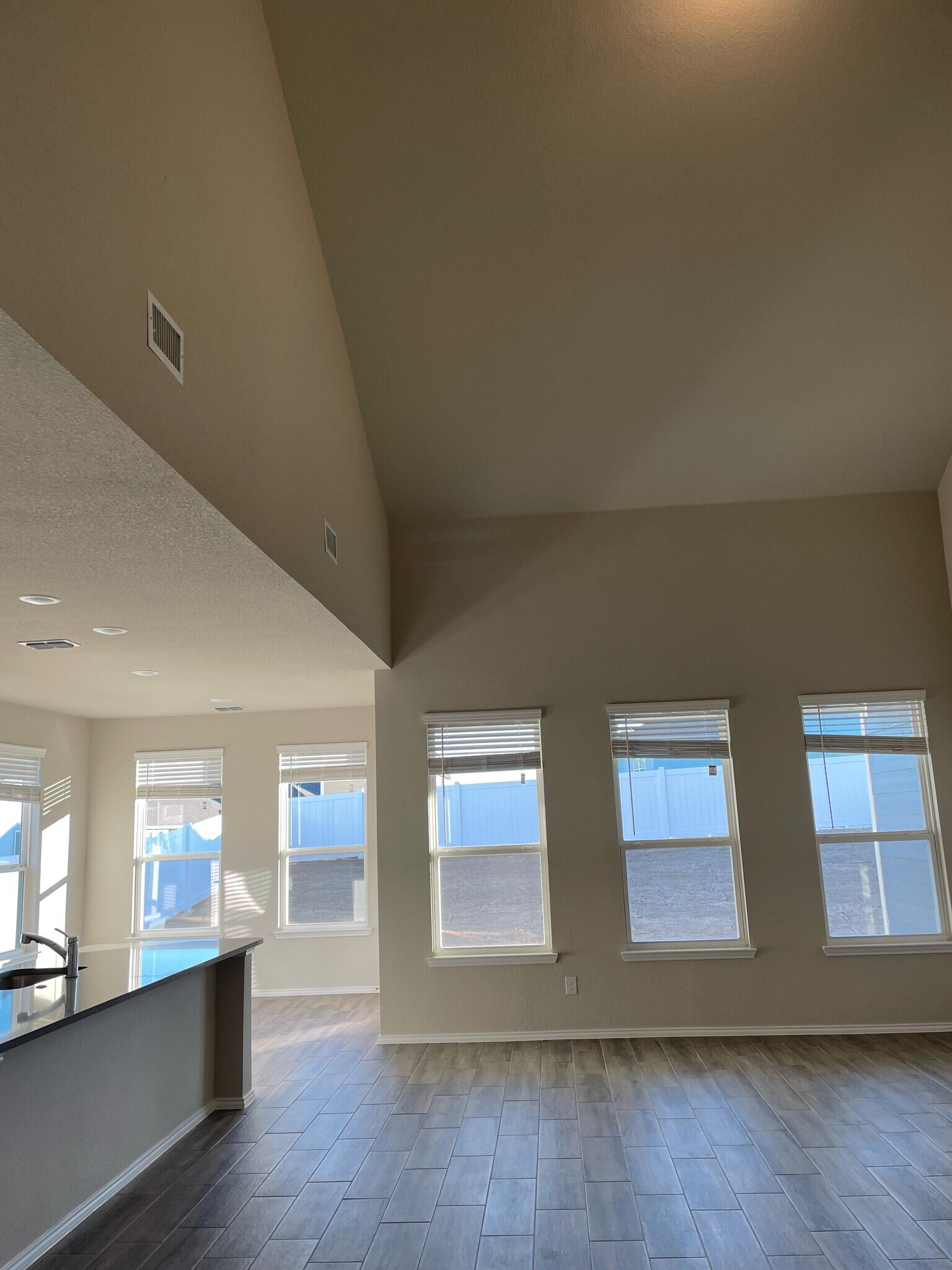 Building Photo - 10032 Adams Ln