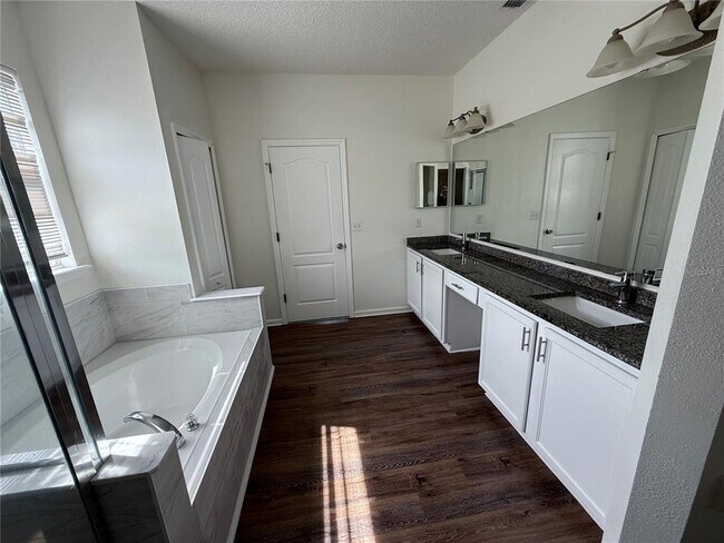 Building Photo - 1311 Brandon Dr