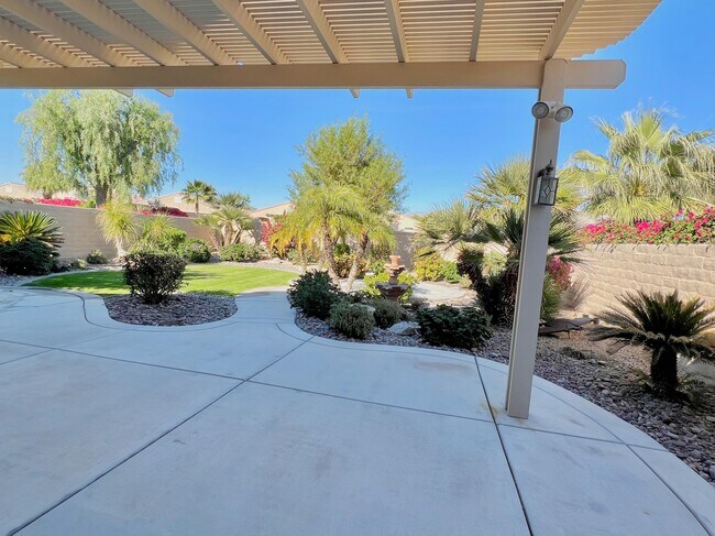 Building Photo - 81952 Avenida Bienvenida