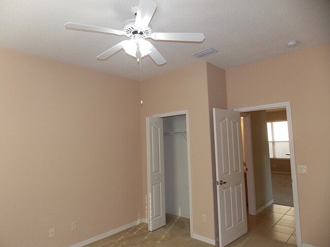Building Photo - 881 W Silver Meadow Loop