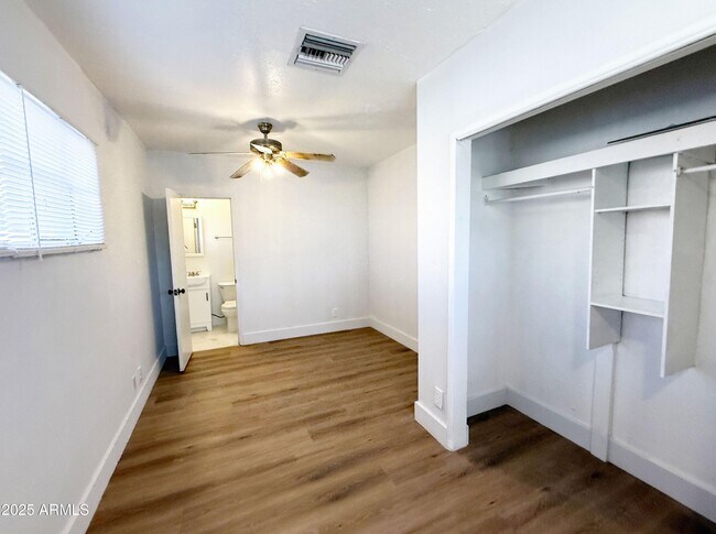 Building Photo - 2817 N 30th Pl