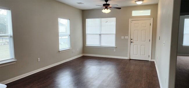 Building Photo - 20 Louisiana St