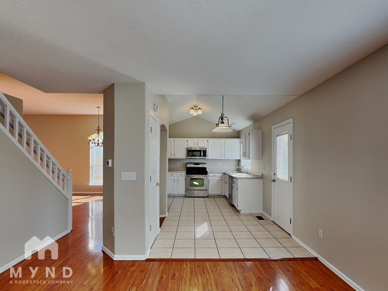 Building Photo - 2421 S Harlan Ct