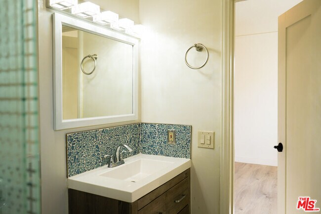 Building Photo - 10520 Eastborne Ave