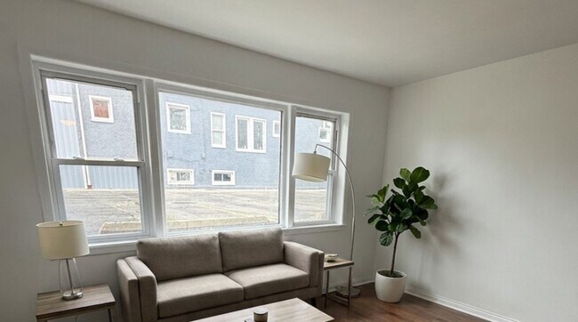 Building Photo - 420 S Kenilworth Ave