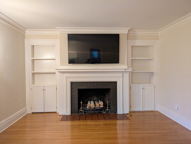 Building Photo - 416 Yarmouth Rd