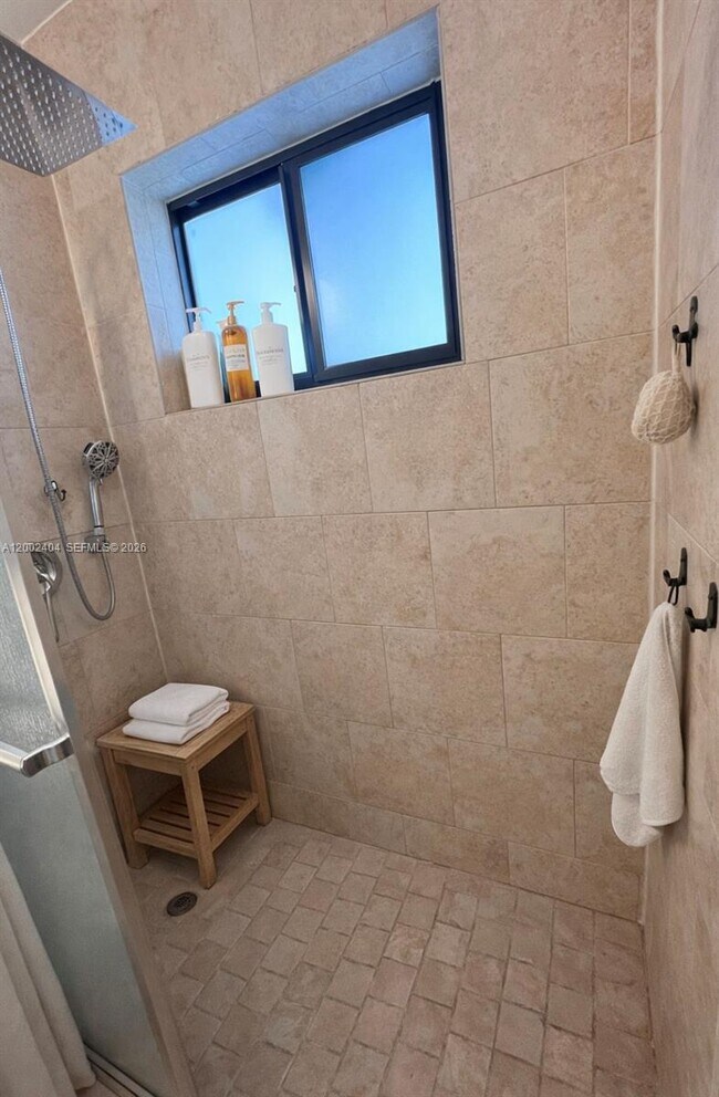 Building Photo - 581 NW 185th St