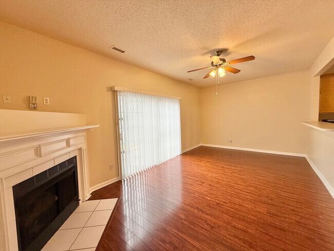 Building Photo - 8002 Neches Ln