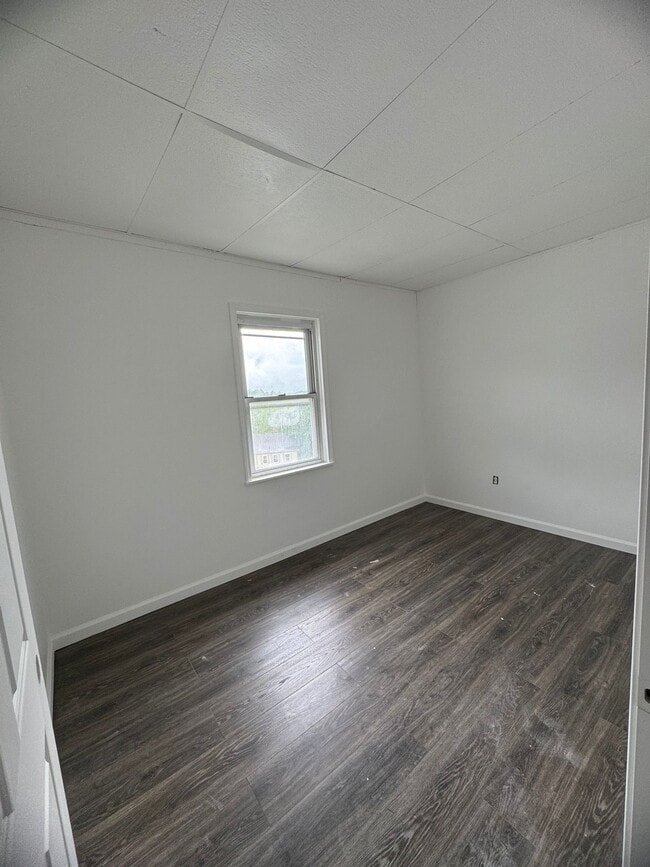Building Photo - 223 Hopewell Rd