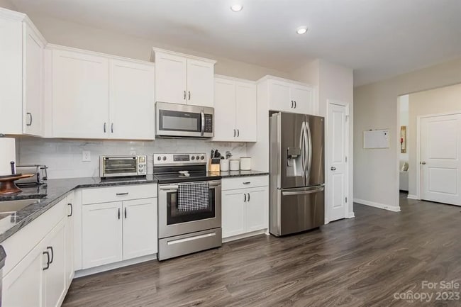 Building Photo - 549 Kiser Ln