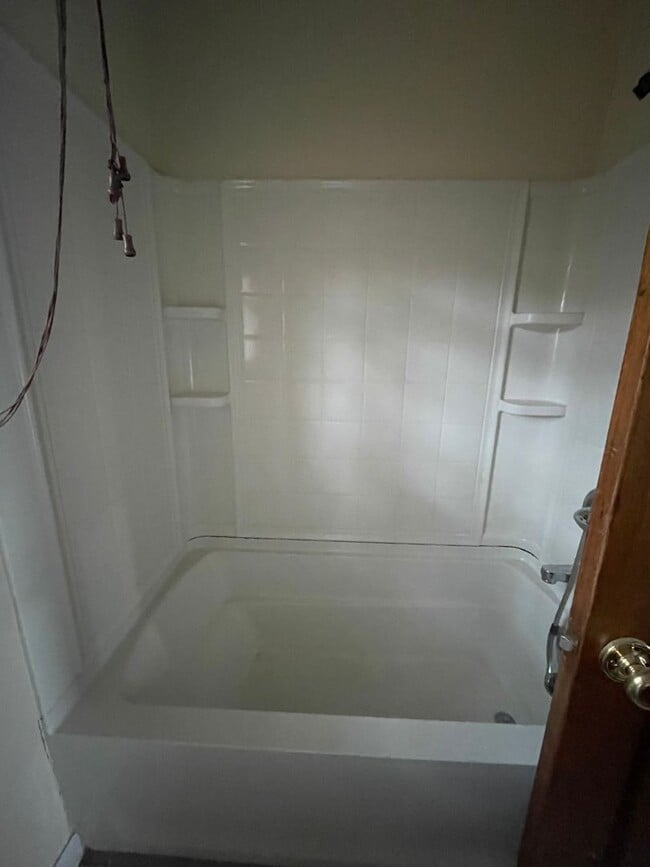 Building Photo - Lovely 2 bedroom 1.5 Bath  Townhome in Cit...