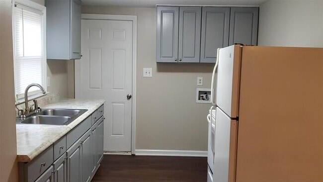 Building Photo - Cozy 2 Bedroom 1 Bath Home in Mooresville!
