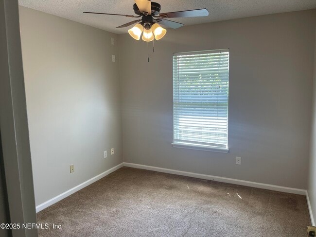 Building Photo - 1751 Hawkins Cove Dr E