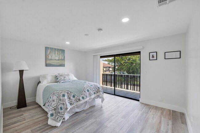 Building Photo - 11628 NW 30th St