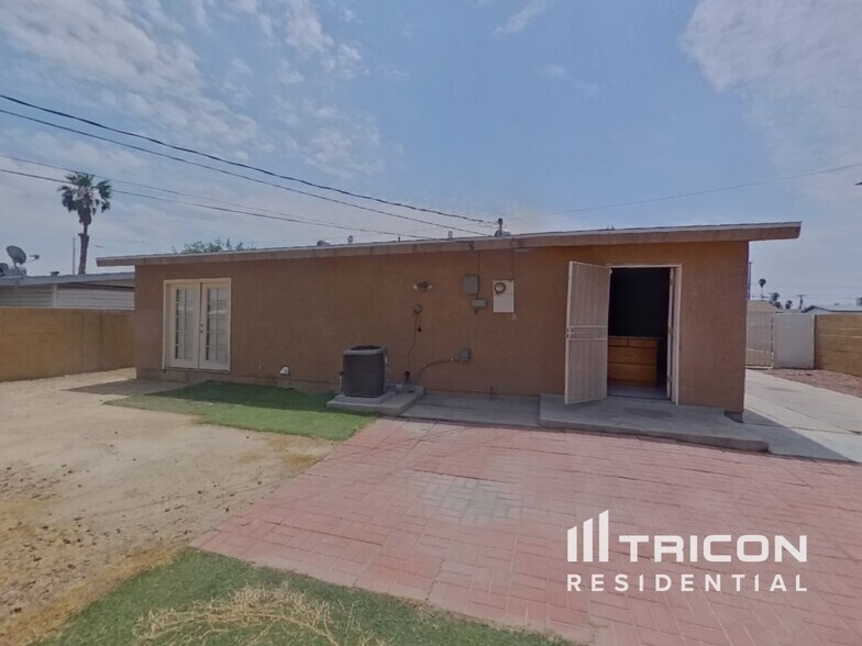Building Photo - 6112 Granada Cir