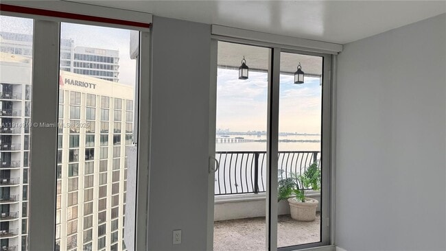 Building Photo - 555 NE 15th St