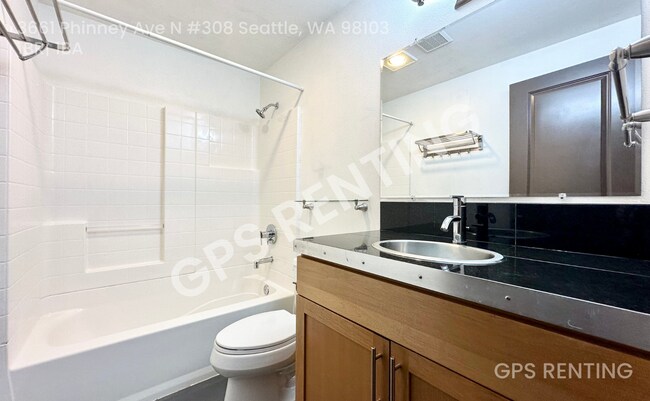 Building Photo - 3661 Phinney Ave N