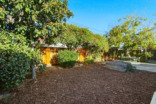 Building Photo - 2682 Coit Dr