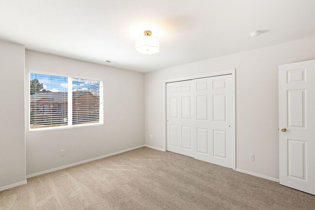Building Photo - 5330 Roundup Dr