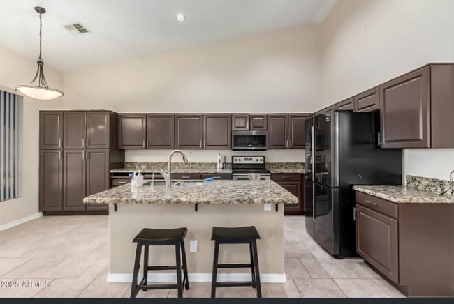 Building Photo - 278 E Sagebrush St