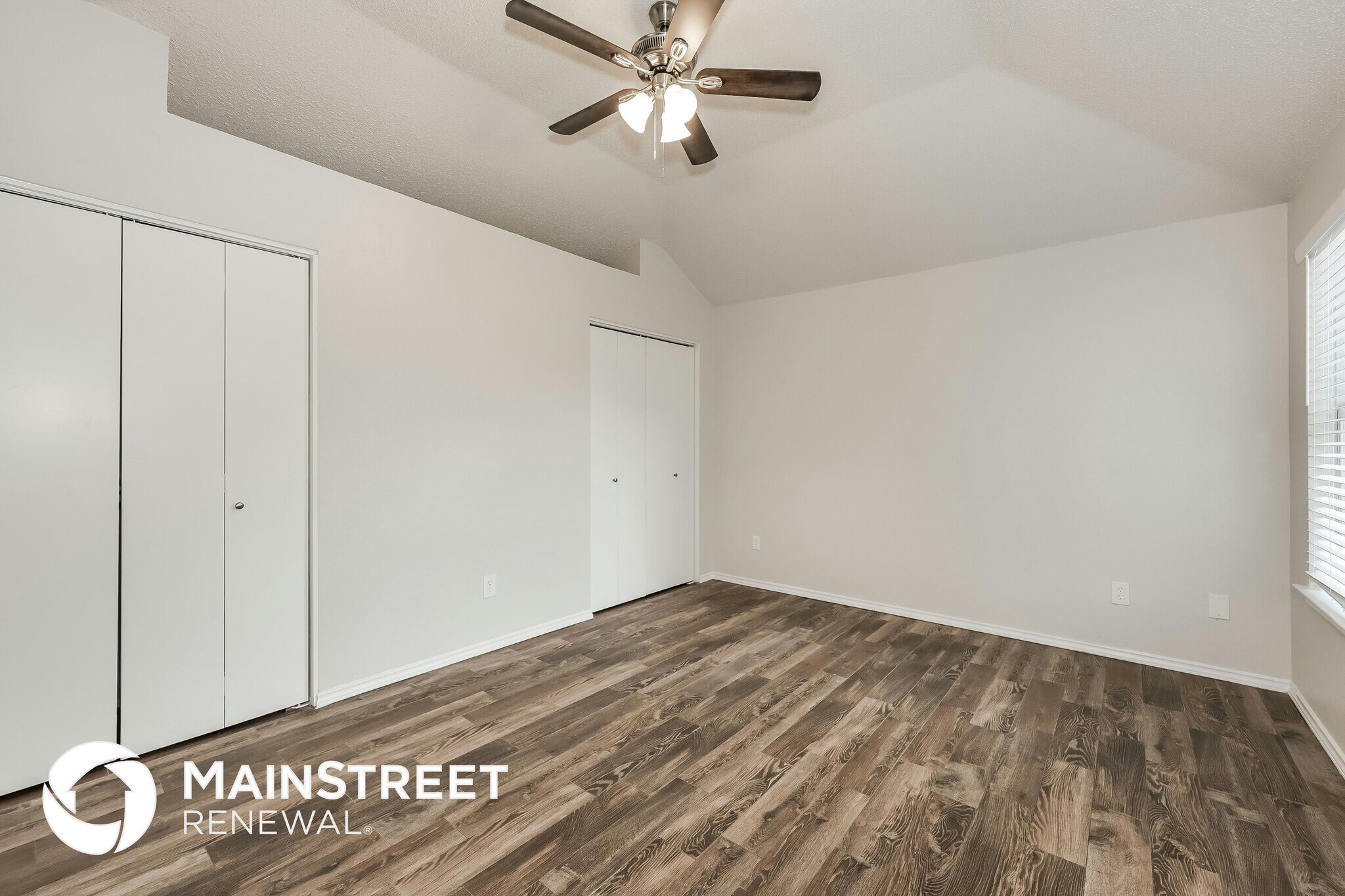Building Photo - 828 Bentree Dr