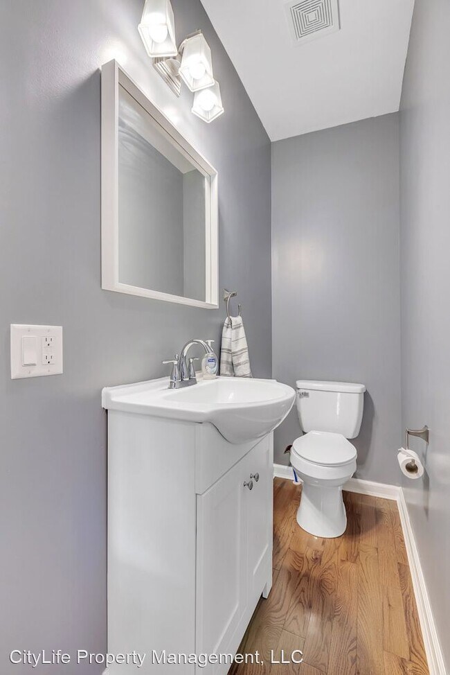 Building Photo - 3 br, 1.5 bath House - 225 Ruxton Street