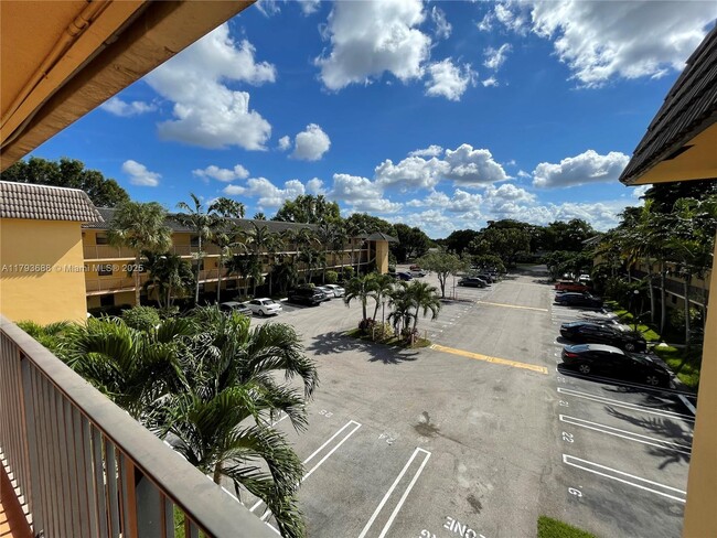 Building Photo - 11453 NW 39th Ct